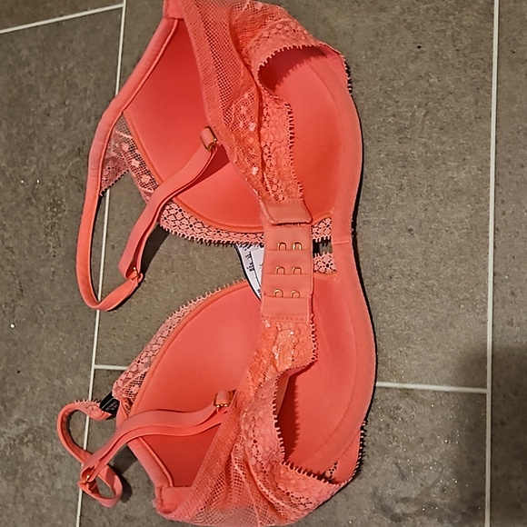 Victoria secret 32d peach - Picture 2 of 2
